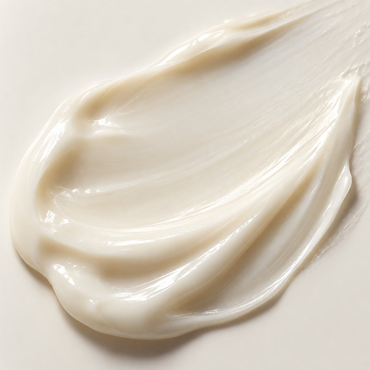 Texture of Arianna Men Dead Sea Mineral After Shave Balm, a smooth light cream