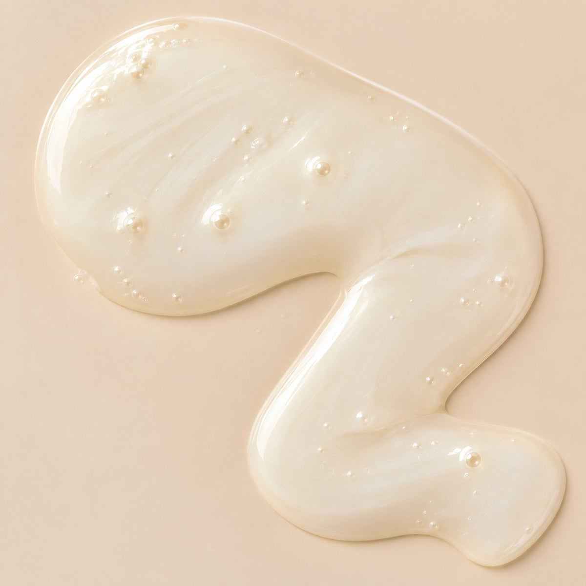 Texture of Arianna Men Dead Sea Mineral Shower Gel, a smooth pearly gel